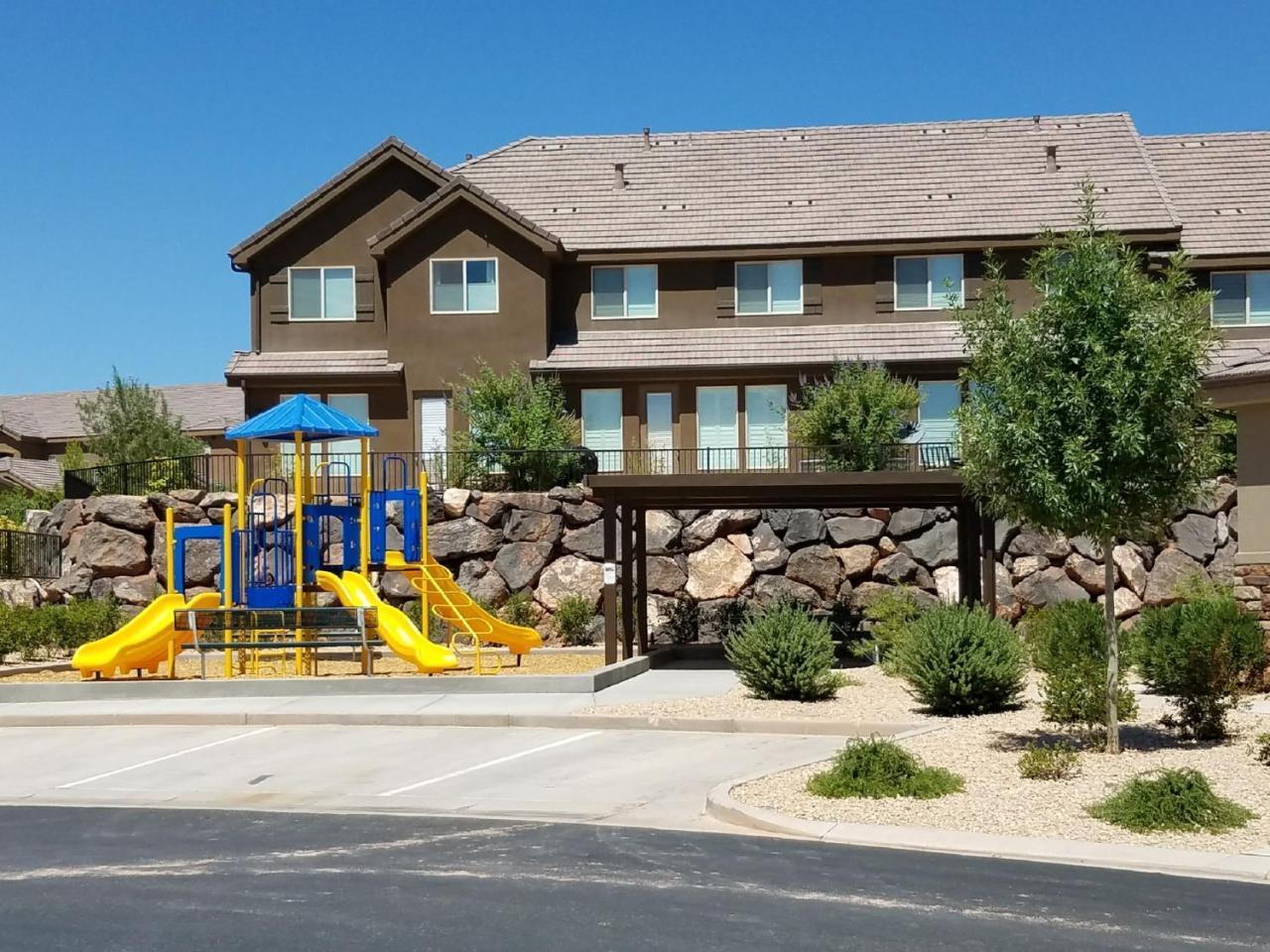 A Home Away - Stay And Play Washington Exterior photo